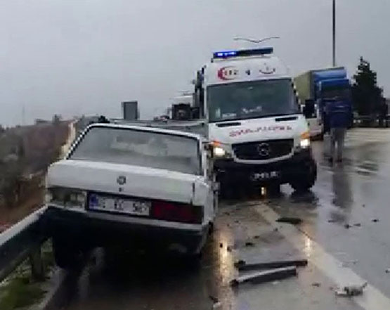 otobanda-zincirleme-trafik-kazasi-1.jpg