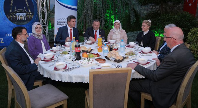 s2-015.jpg s2-015.jpg