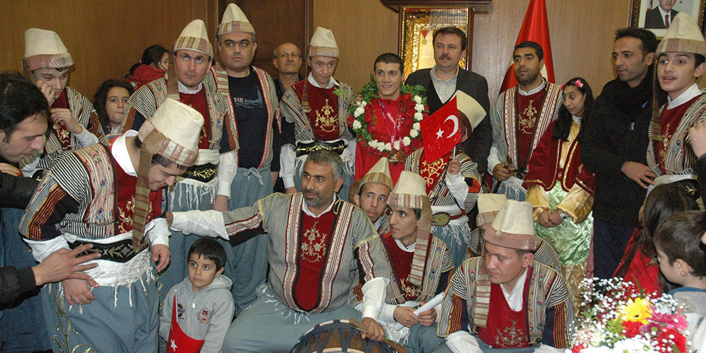 sampiyon-yuzucu-beytullah-erogluna-kahramanmaras’ta-coskulu-karsilama-1.jpg