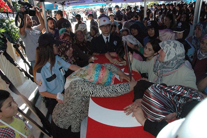 sehit-polis-kahramanmaras’ta-son-yolculuguna-ugurlandi-1.jpg