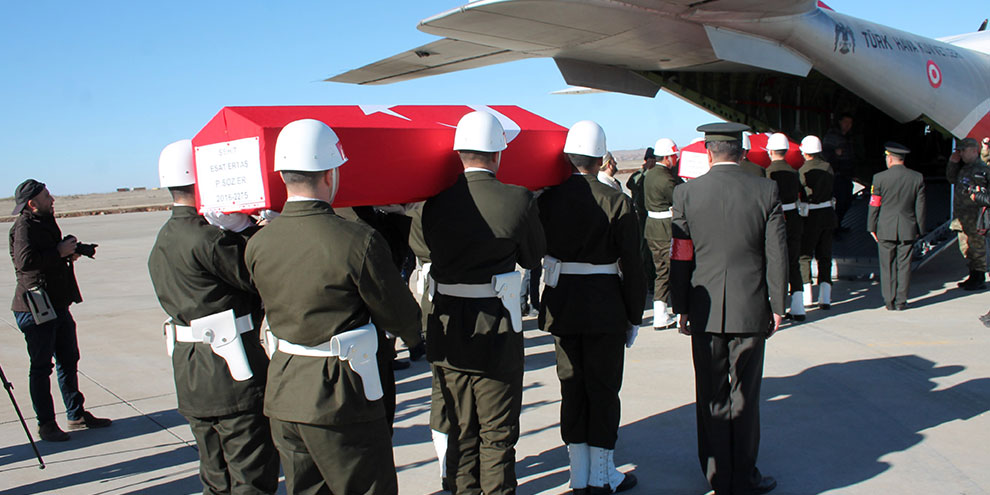 selde-sehit-olan-askerler-memleketlerine-ugurlandi1.jpg
