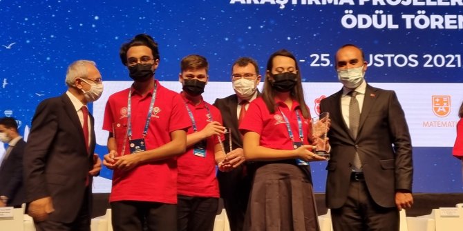 tubitakta-turkiye-ikincisi-olan-sanko-ogrencileri-odullendirildi.jpeg
