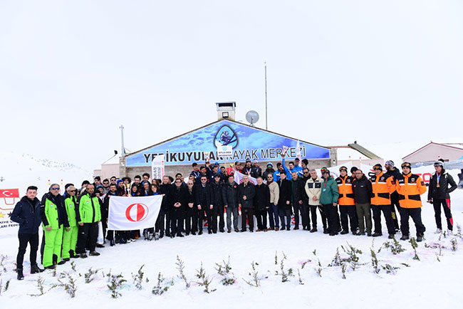 universiteler-arasi-kayak-yarisi-yedikuyularda-yapildi2.jpg