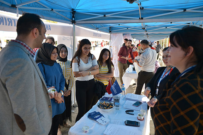 universiteliler-akedas-dagitim’a-yogun-ilgi-gosterdi3.jpg