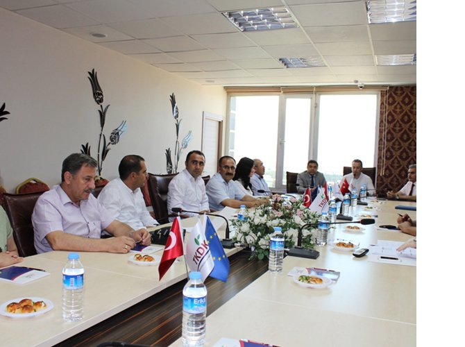 yatirimcilarin-finans-sorununa-cozum-icin-calistay-yapildi.jpg yatirimcilarin-finans-sorununa-cozum-icin-calistay-yapildi.jpg